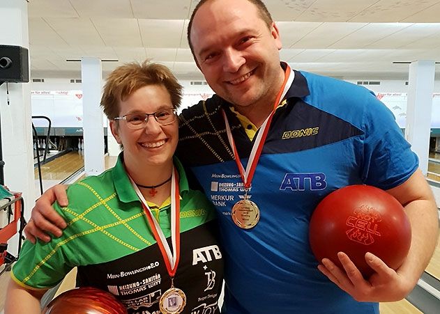 Cornelia Eichhorn und Marcel Keil von den Mein-Bowingshop.de Roma Bowlers gewinnen erstmalig die Landesmeisterschaft im Mixed.