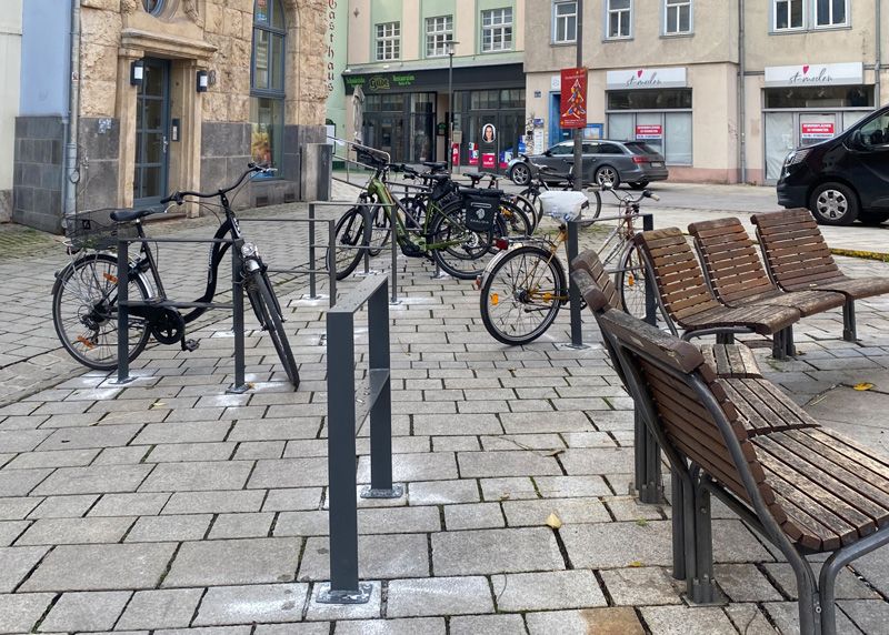 Fahrradbügel wurden auch am Holzmarkt installiert.
