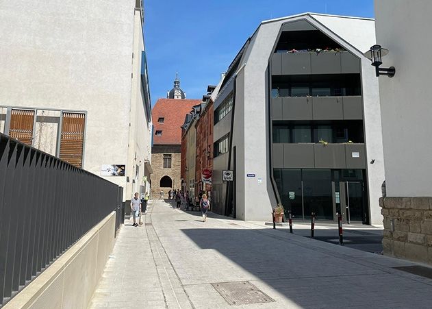 Die Ludwig-Weimar-Gasse in Jena erstrahlt im neuen Glanz.