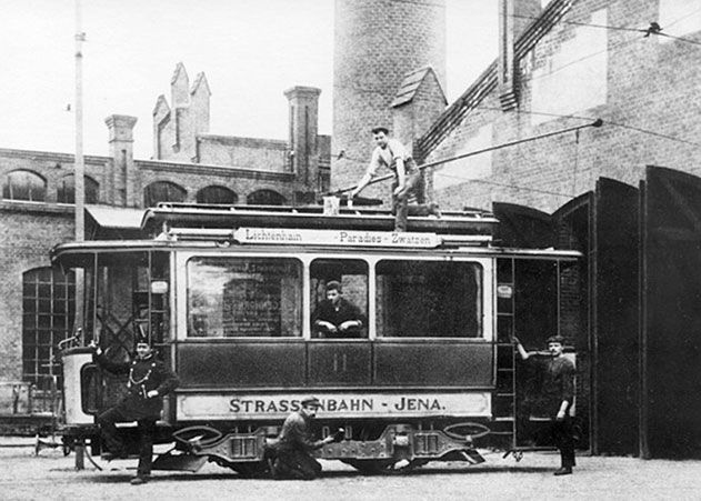 Spannende Geschichte mit Höhen und Tiefen: Vor 120 Jahren beförderte erstmalig eine Straßenbahn Passagiere im Linienbetrieb durch Jena.
