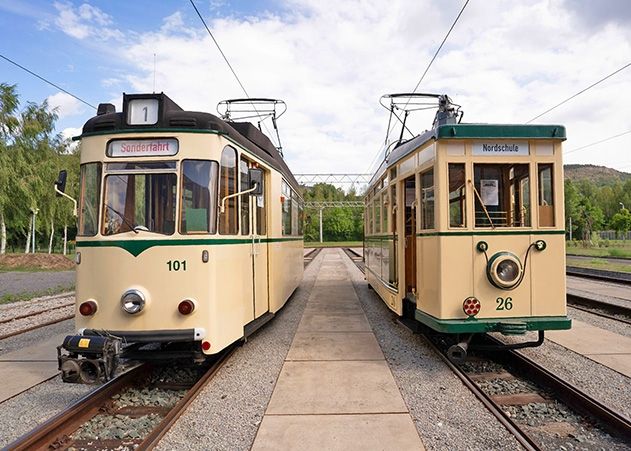 Der Gotha-Triebwagen 101 (Baujahr 1959) und der Triebwagen 26 (Baujahr 1929)  werden am Sonntag auf Jenas Schienen unterwegs sein.