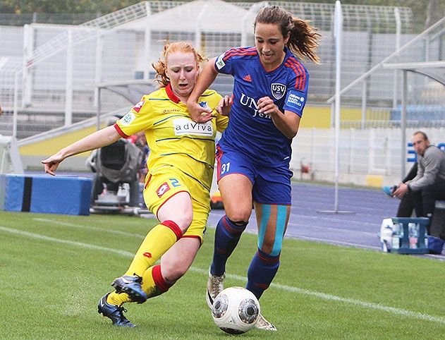Mit Julia Arnold (r.) verlässt die dienstälteste Spielerin den FF USV Jena. Gemeinsam mit Amber Hearn wechselt sie zum Ligakonkurrenten 1. FC Köln.