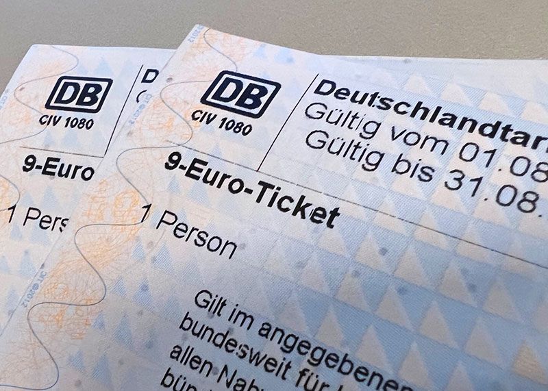 Das 9-Euro-Ticket für Bus und Bahn erfährt große Nachfrage. Doch was kommt danach?