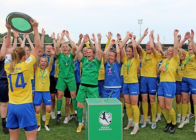 Jubel bei den FCC-Frauen: Jena sichert sich zum Saisonabschluss die Meisterschaft in der 2. Frauen-Bundesliga Nord.