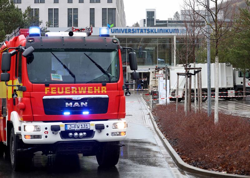 Aufgrund eines Müllautos musste am Mittwoch die Feuerwehr Jena mit ihrem Gefahrgutzug zum Universitätsklinikum Jena ausrücken.
