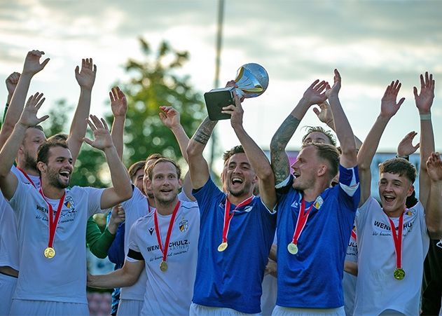 Der FC Carl Zeiss Jena holt zum 12. Mal den Landespokal.