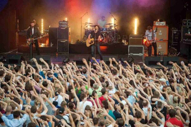 Begeistertes Puplikum bei Travis-Auftritt in Jena