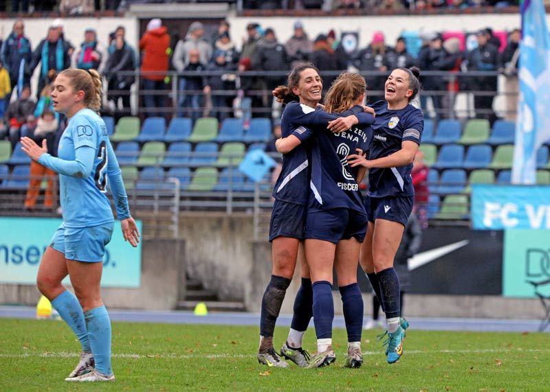 Die FCC-Frauen können nach dem Sieg in Berlin über den Einzug ins Viertelfinale jubeln.