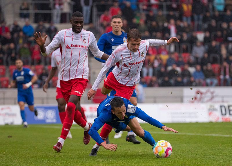 Am Samstag stehen sich ab 16 Uhr der FC Carl Zeiss Jena und der FC Rot-Weiß Erfurt im Thüringen-Derby gegenüber. Im Hinspiel in Erfurt trennten sie sich mit einem 1:1-Unentschieden.