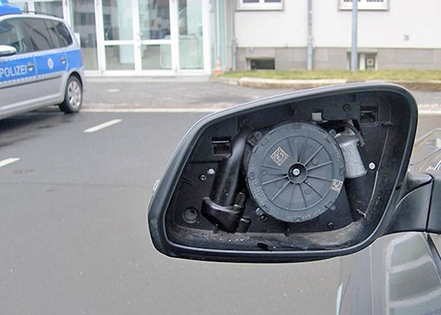 In Jena sind offenbar wieder professionelle Autospiegel-Diebe unterwegs.
