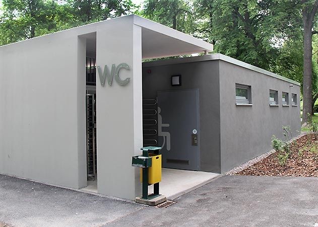 Die Toilette an der Rasenmühleninsel muss nach Vandalismus repariert werden. Die Schadenssumme beträgt 4.000 Euro.
