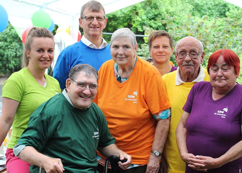 Strahlende Gesichter in farbenfrohen T-Shirts – der Freude konnte  auch der strömende Regen am Vormittag nichts anhaben.