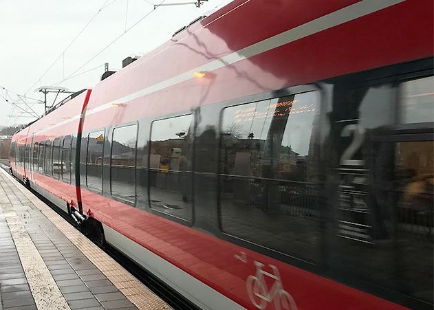 In einem Regionalzug von Jena nach Gera konnte die Bundespolizei einen mehrfach gesuchten Mann festnehmen.