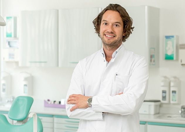 Prof. Collin Jacobs, Direktor der Poliklinik für Kieferorthopädie.