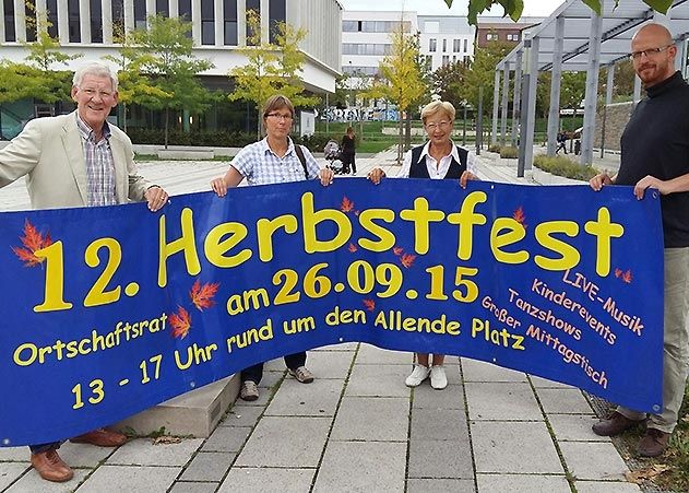 Herzlich willkommen: Lobedas Ortsteilbürgermeister Volker Blumentritt, Astrid Horbank vom Stadtteilbüro,  Elisabeth Wackernagel vom Ortsteilrat und der ehrenamtlicher Helfer, Stefan Koppatz (von links) freuen sich auf zahlreiche Besucher.