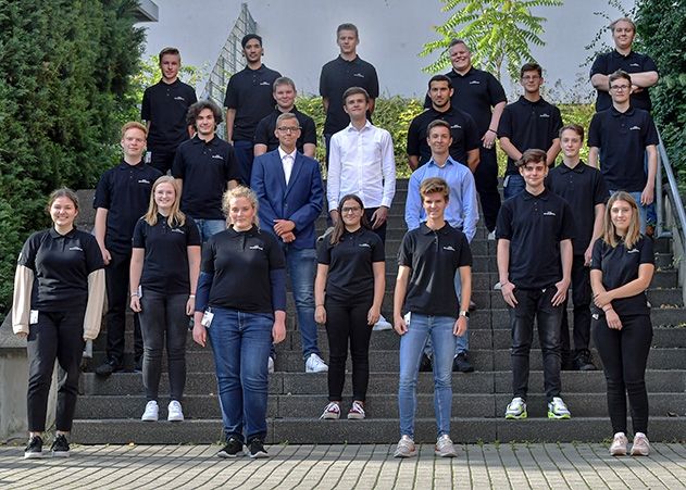 22 junge Menschen beginnen in diesem Jahr eine Ausbildung oder ein Studium bei ZEISS in Jena.